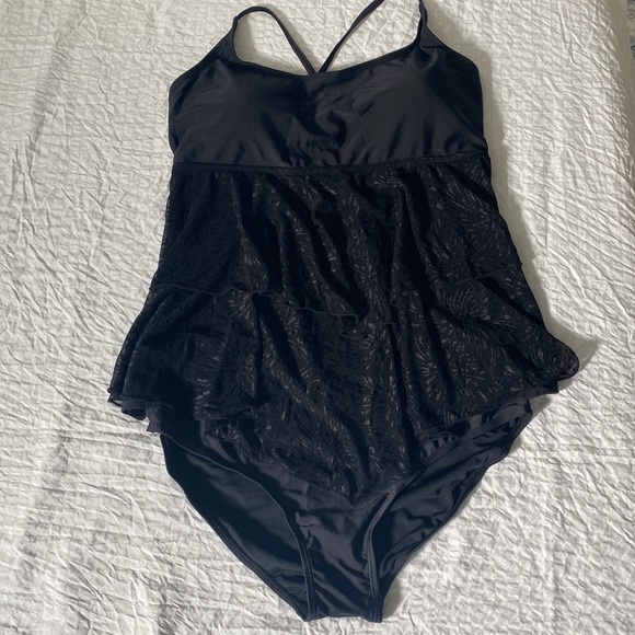 Shewin Halter U-Neck Ruffle Tankini Swimsuit - Picture 3 of 10